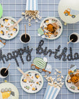 Banner de feliz cumpleaños de camiones de construcción