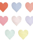 Serviettes en forme de cœur avec palette de fête