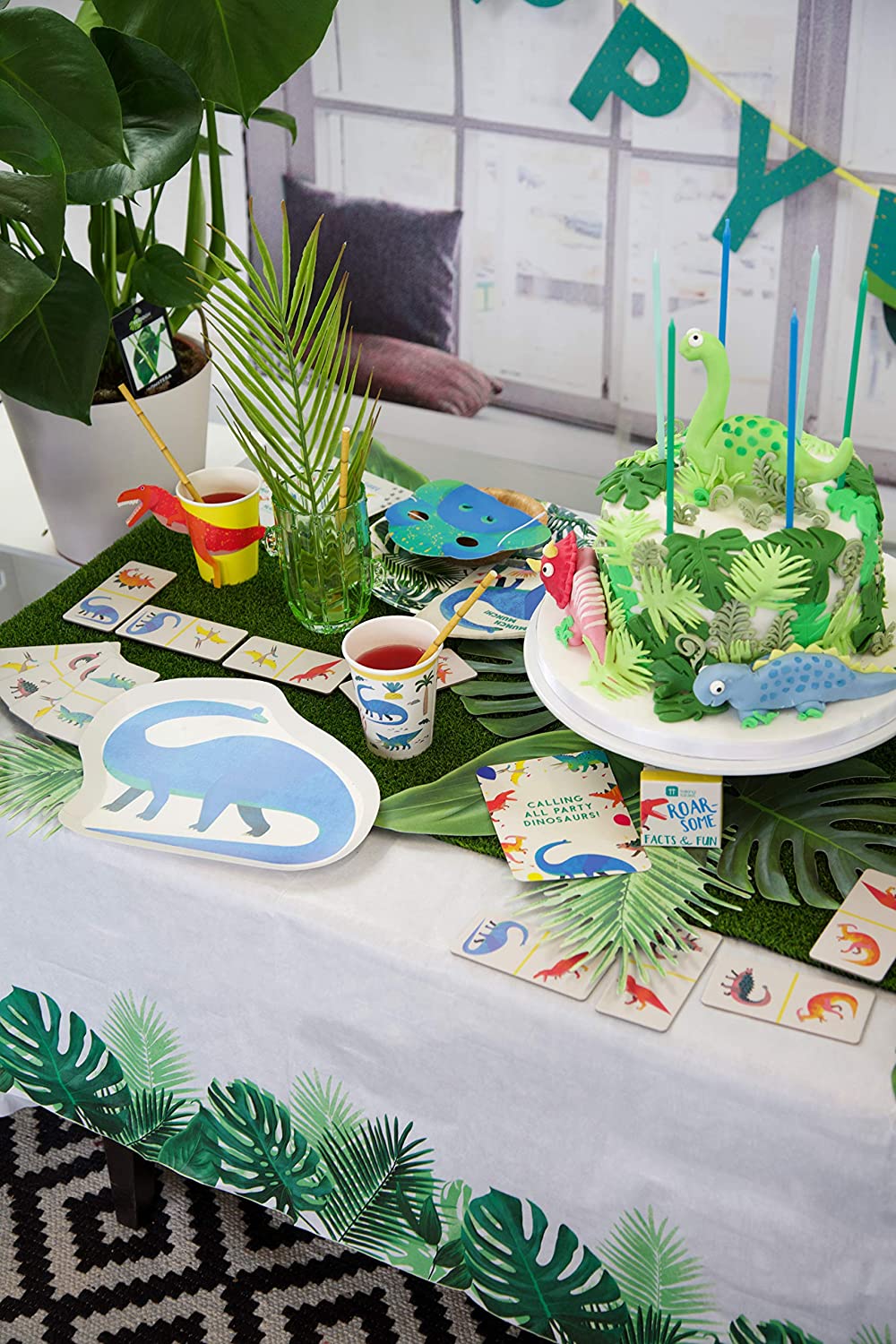 Assiettes découpées en forme de dinosaure de fête