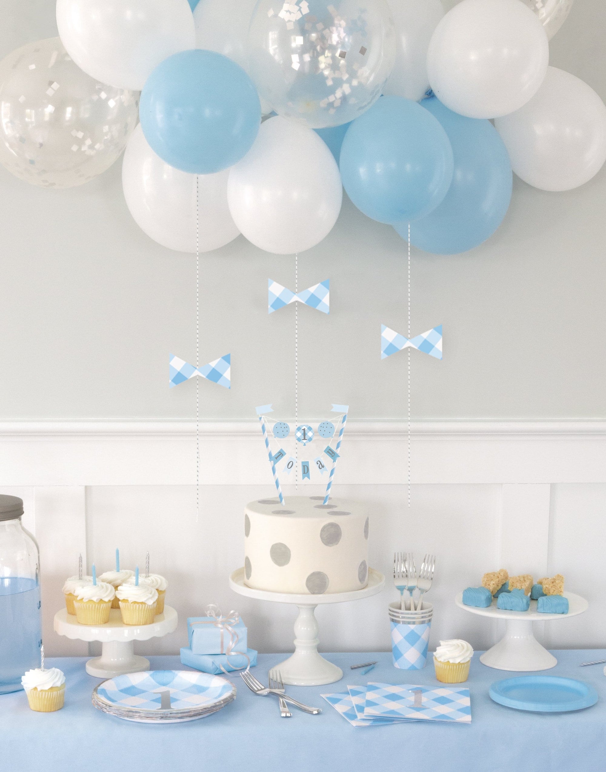 Décoration de gâteau bleue pour premier anniversaire