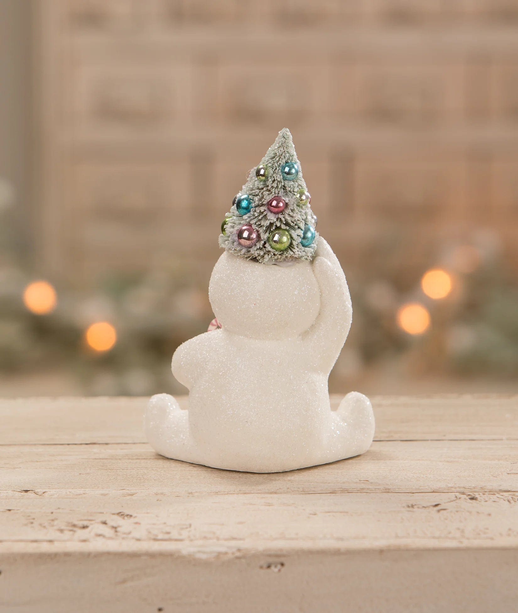 Chapeau d'arbre pastel, bonhomme de neige avec canne en bonbon