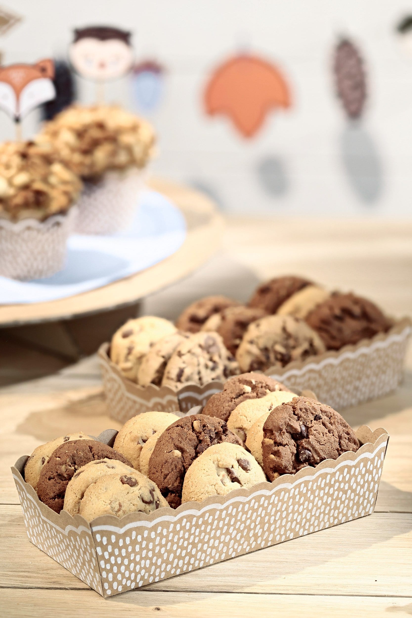 Scalloped Kraft Treat Cases