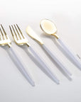 Couverts en plastique blanc et doré