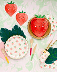 Serviettes découpées aux fraises sucrées