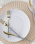 Cubiertos de plástico gris y dorado